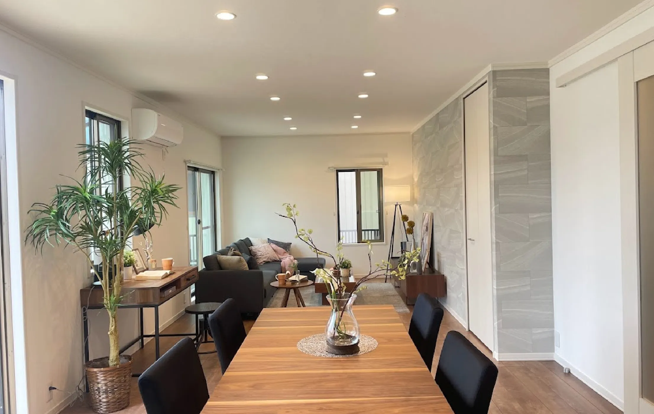 ホームステージング導入にあたっての基礎的知識が学べます。